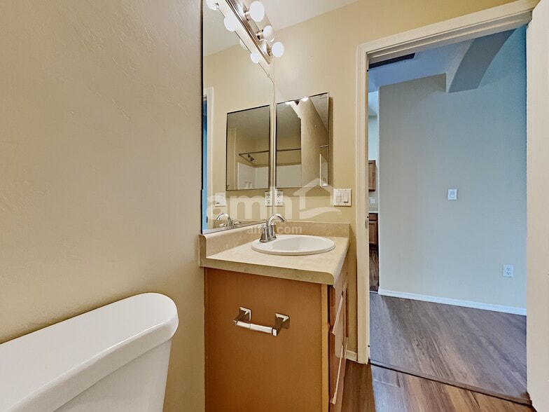 Building Photo - 4133 E Lushfield Dr