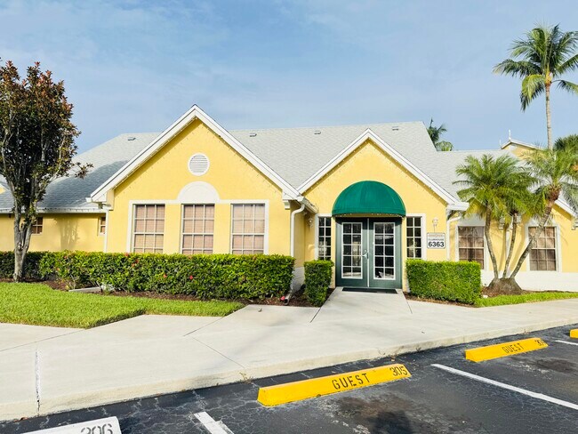Building Photo - 6323 La Costa Dr