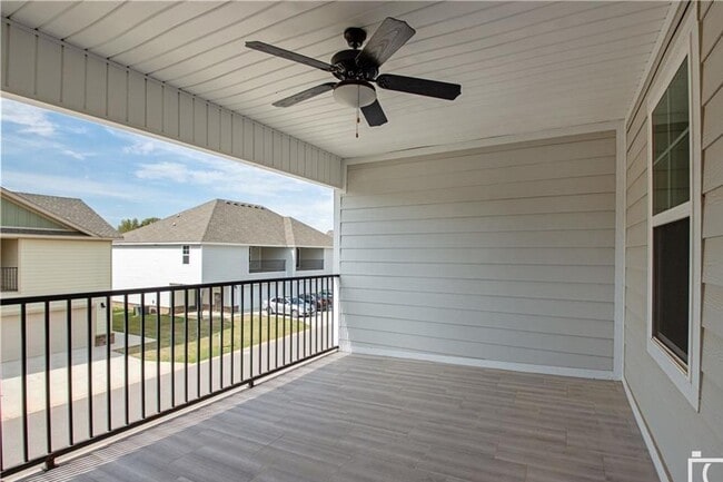 Building Photo - 1240 N Sicily Ln