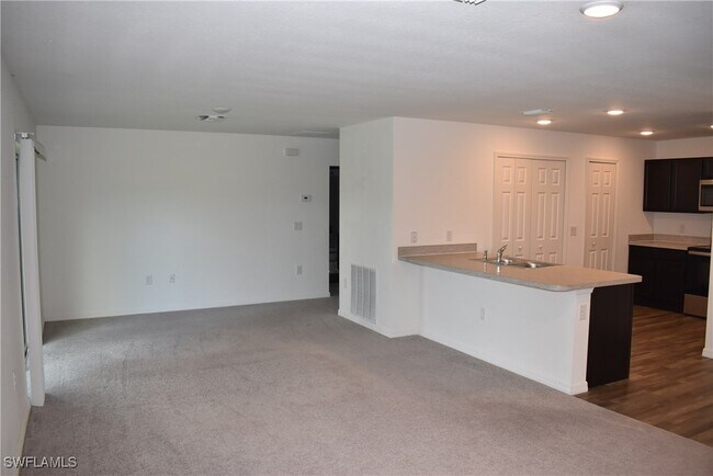 Building Photo - 4055 Union Ln