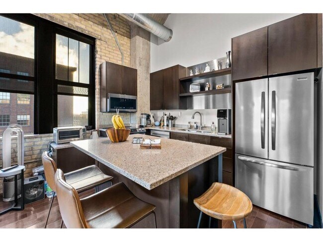 Building Photo - 618 N Washington Ave