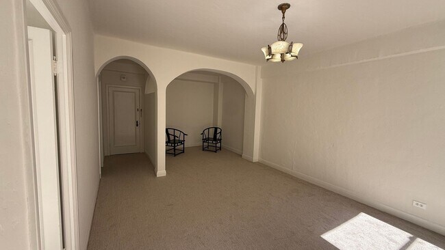 Building Photo - 631 O'Farrell St