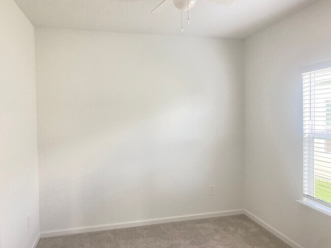 Building Photo - Large 4/3 Pioneer Ranch Rental