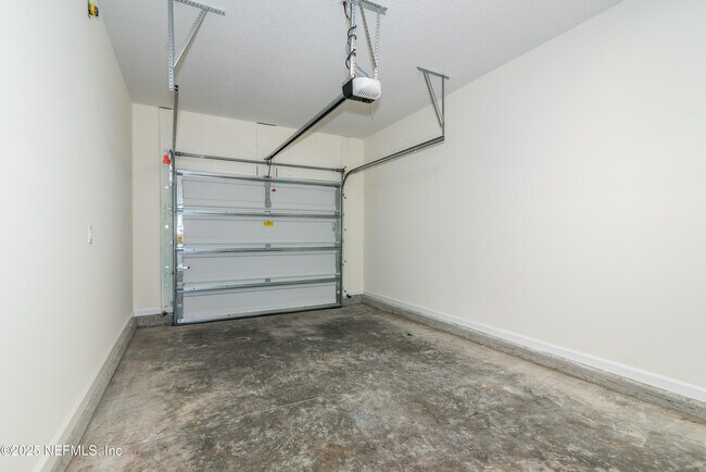 Building Photo - 129 Moultrie Village Ln