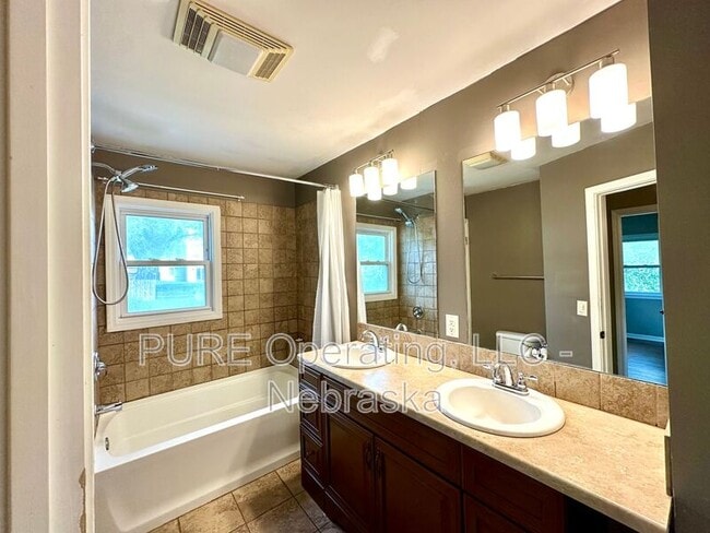 Building Photo - 5851 S 51st St