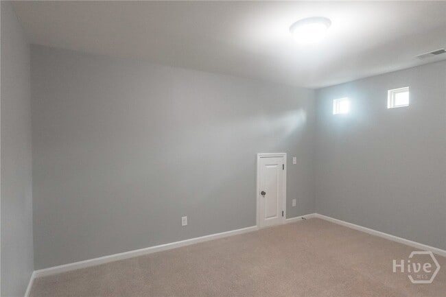 Building Photo - 70 Hazen Dr