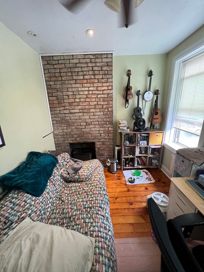 Building Photo - 1527 Saturn Way