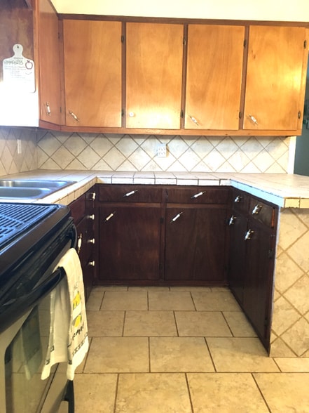 Building Photo - 304 SW 2nd St