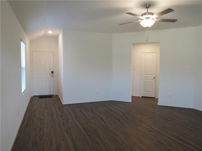 Building Photo - 1321 Chad Dr