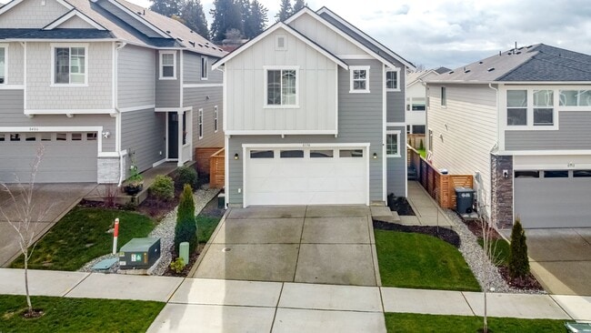 Building Photo - Beautiful 3 Bedroom 2.5 Bathroom Property