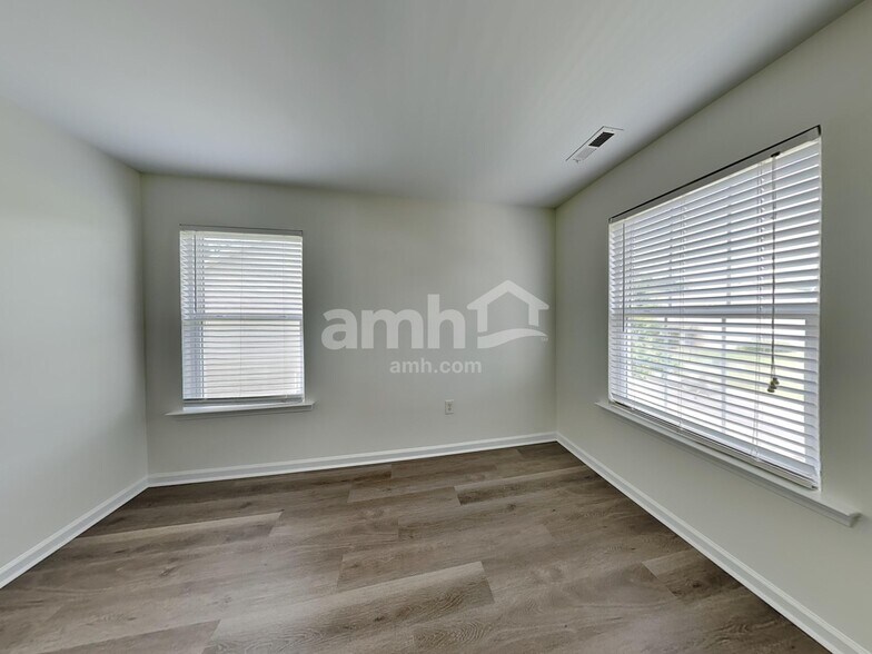 Building Photo - 402 Annaberg Ln