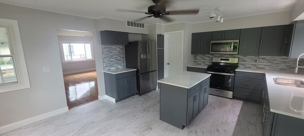 Building Photo - 1615 Washington Ave