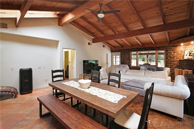 Building Photo - 17825 Bear Valley Ln