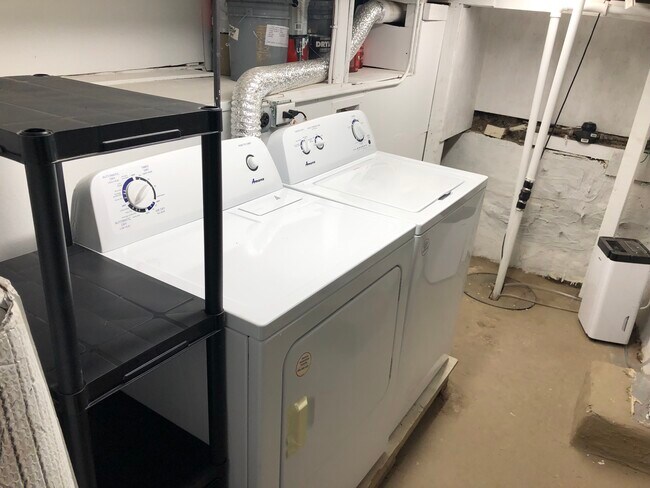 Building Photo - 115 Grant St