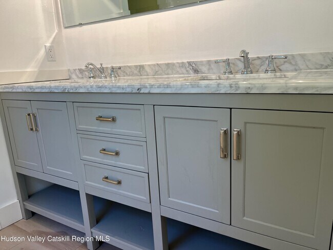 Building Photo - 5265 NY-9G