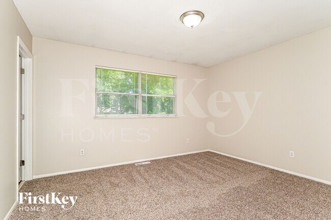 Building Photo - 634 Watkins Glen Dr