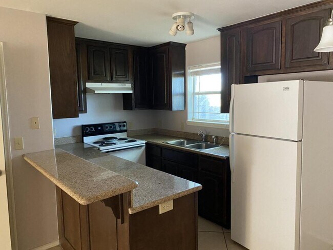 Building Photo - 403 N 48th St