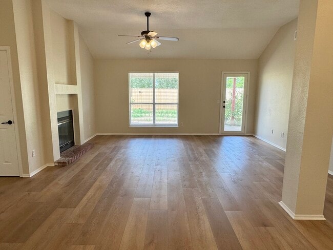 Building Photo - 4414 Post Oak Dr