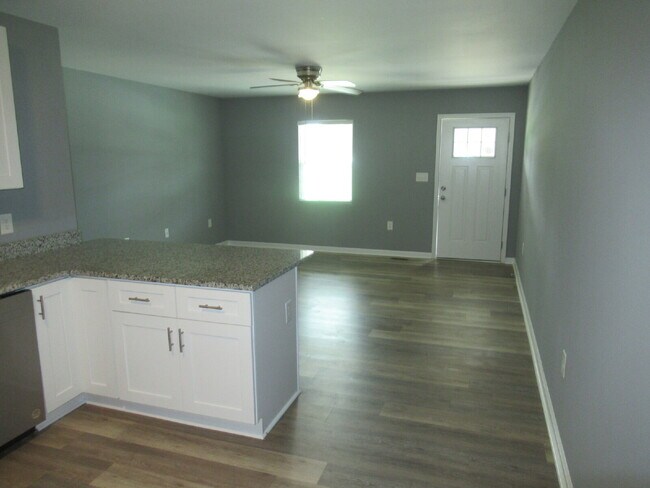 Building Photo - Great Brick Duplex Rental on the Southwest Side of Lincolnton!