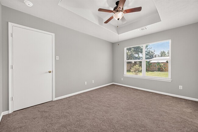 Building Photo - 16200 Sun View Ln