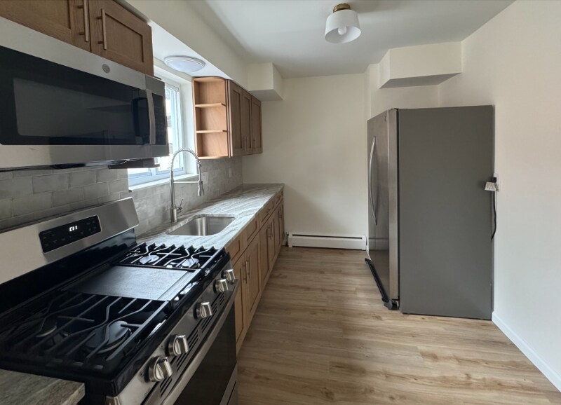 Primary Photo - 180 Littleton Rd