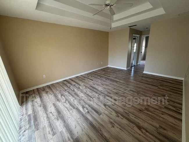 Building Photo - 20 Clarendon Ct N