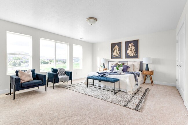Building Photo - Golf Course Living with Incredible Views and Finished Basement