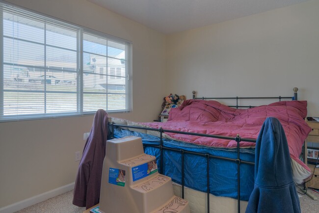 Building Photo - Hillcrest - 612/614