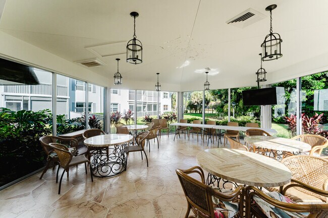 Building Photo - 800 E Camino Real