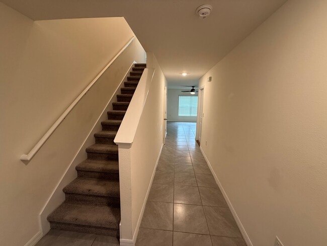 Building Photo - Newly built 3 bedroom home in a quiet Cul-...
