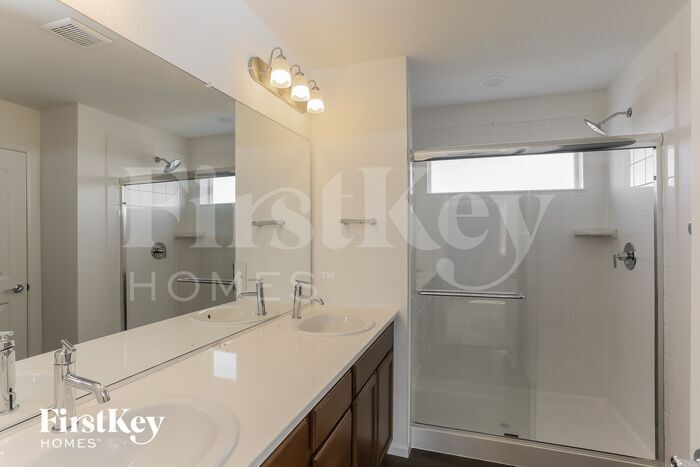 Building Photo - 10249 Luneth Dr