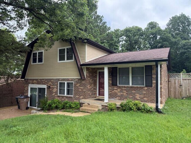 Primary Photo - For Rent - Antioch 3 Bedroom house with Bo...