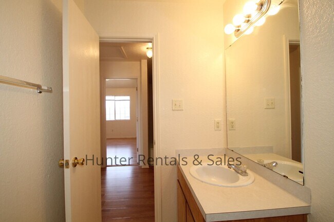 Building Photo - Perfect Two Bedroom