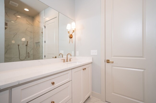 Building Photo - 3BR/3BA For Rent