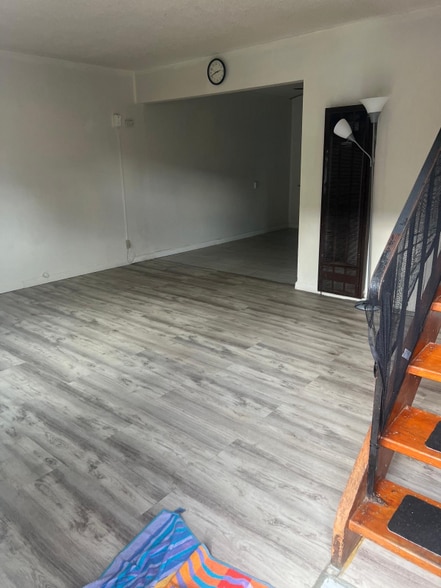 Building Photo - 1049 47th St