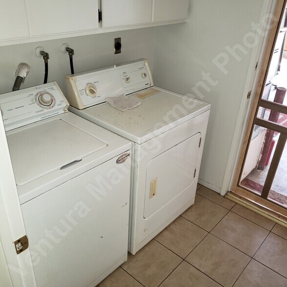 Building Photo - 6802 Chapman Pl