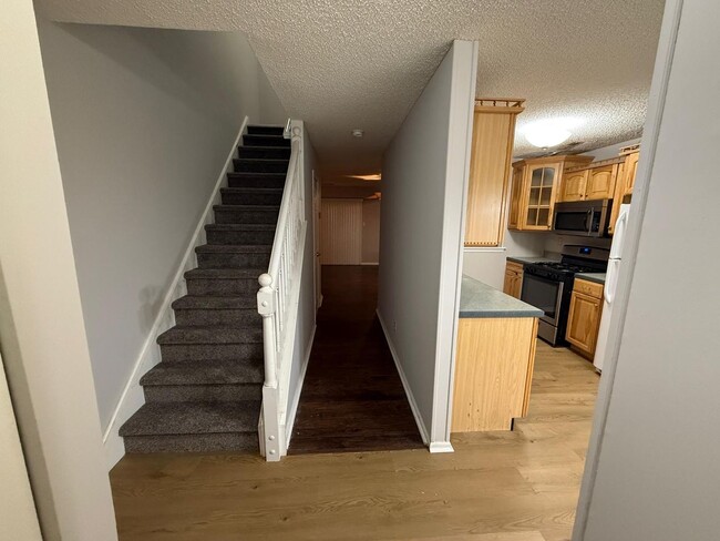 Building Photo - Beautiful 2-Bedroom, 1.5-Bath Home for Ren...