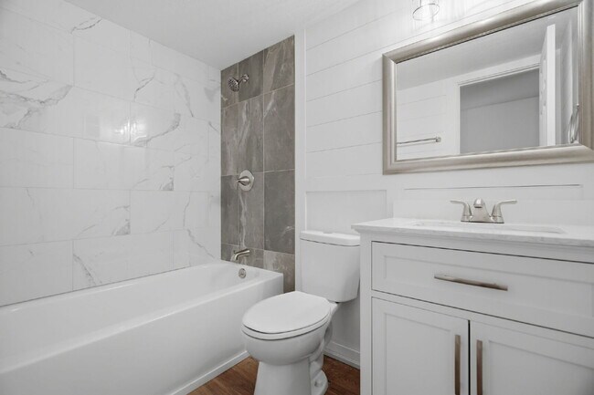 Building Photo - Condo For Rent in Largo with TONS OF UPGRADES!