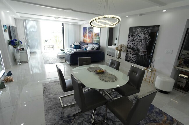 Building Photo - 2860 S Ocean Blvd