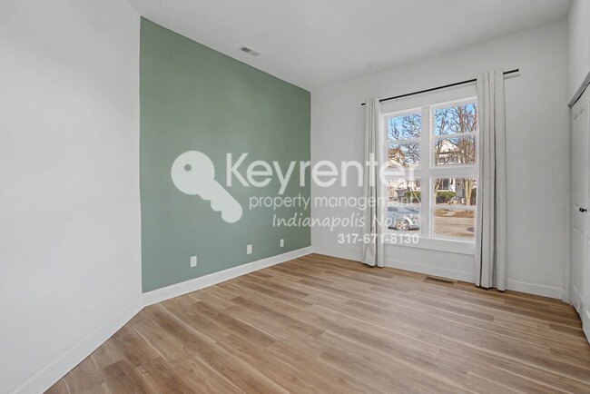 Building Photo - 906 Villa Ave