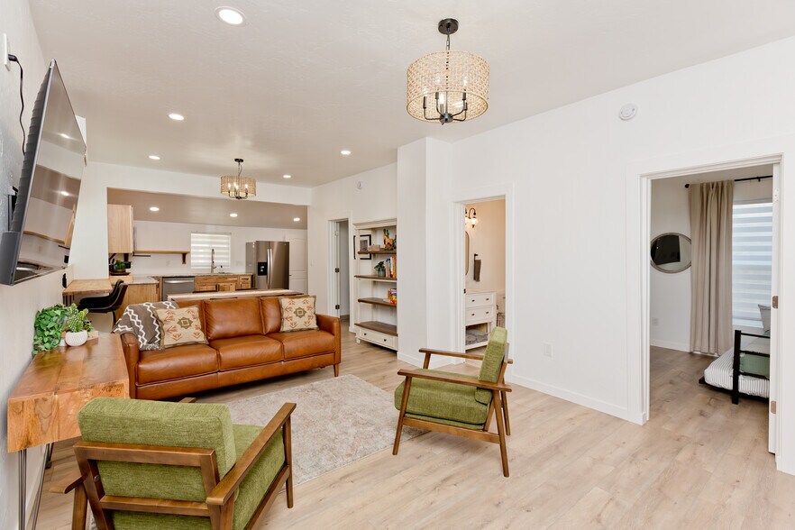 Building Photo - 241 Gunnison Ave