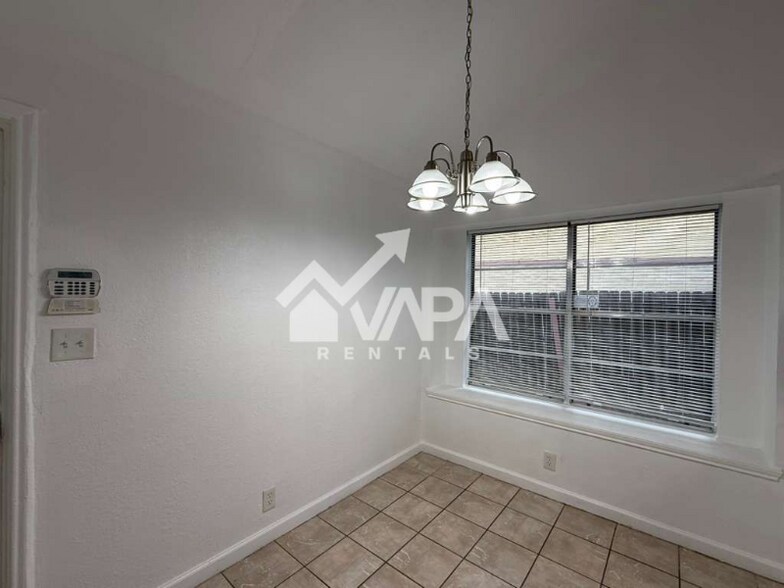 Building Photo - 14614 Highland