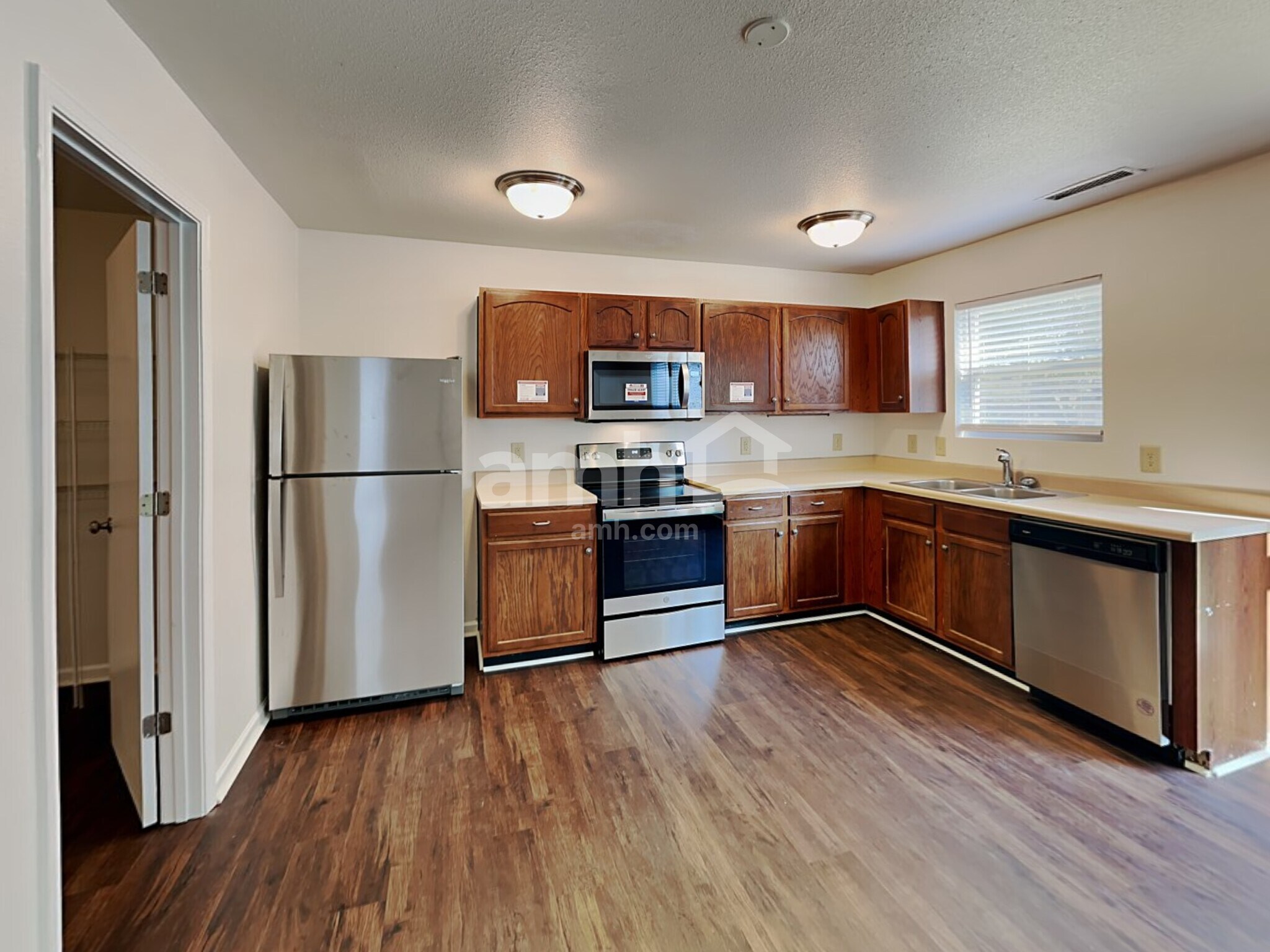 Building Photo - 386 Morning Dew Dr