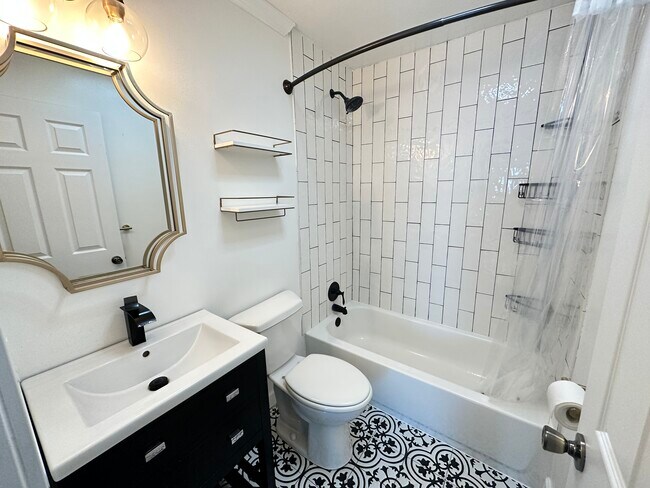 Building Photo - 3465 Hargrove St