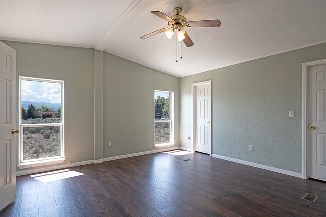 Building Photo - 49 Las Tusas Rd