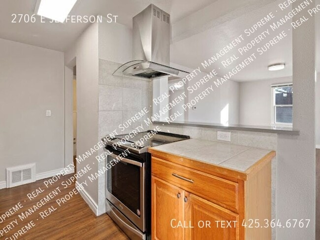 Building Photo - 2706 E Jefferson St