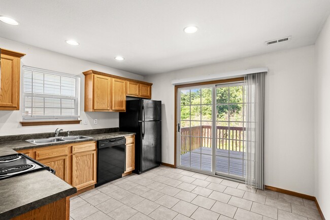 Building Photo - 701-703 Glenstone Dr.