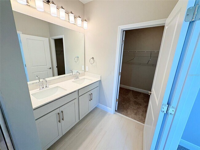 Building Photo - 16514 Silver Brook Wy