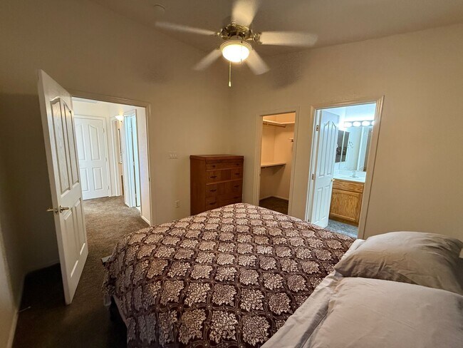 Building Photo - Yuma Meadows Townhouse - Furnished / Unfurnished