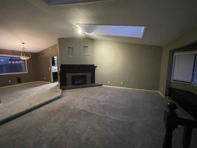 Building Photo - 10536 SW 43rd Ave